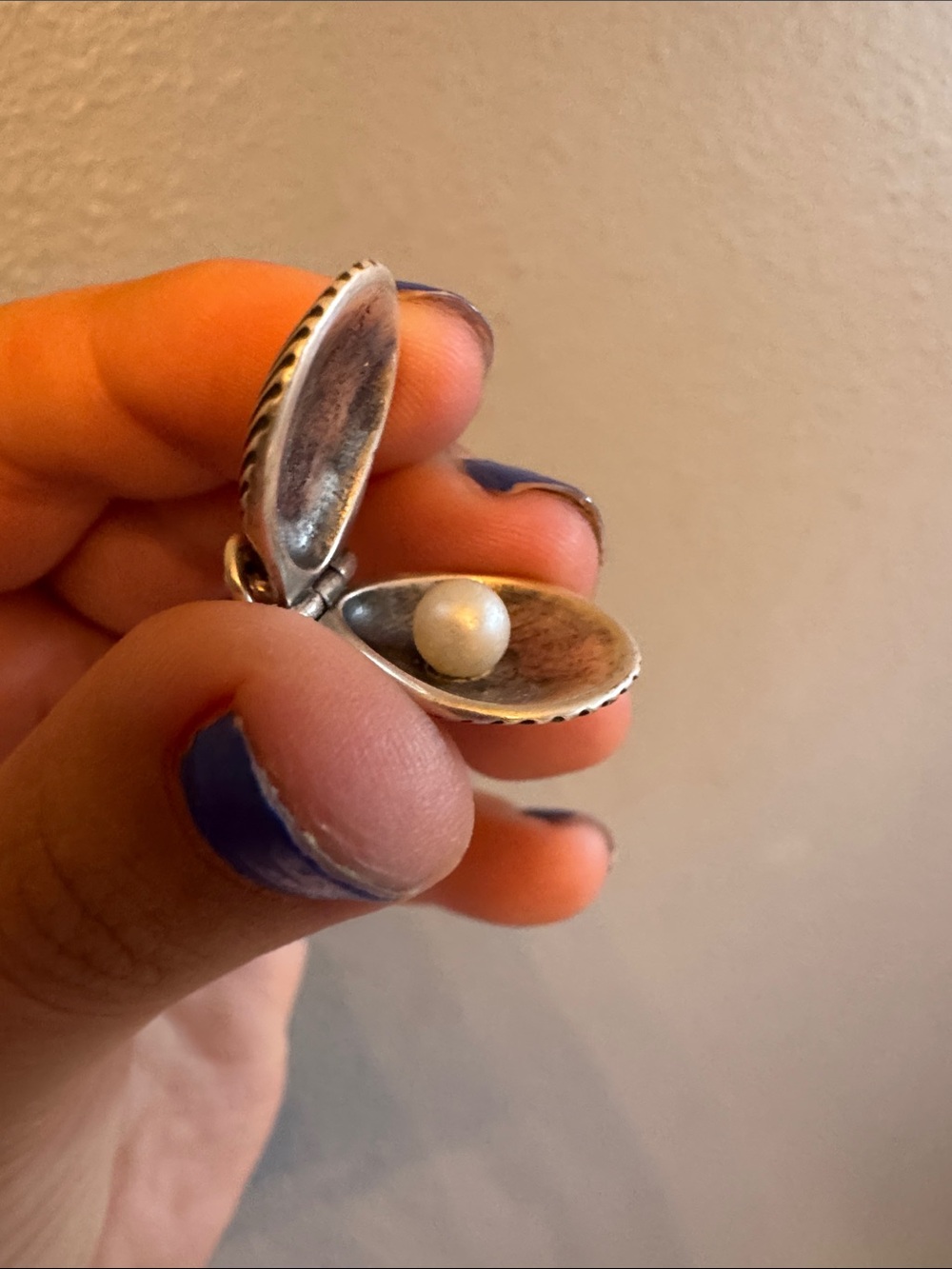 James Avery Silver Shell Charm Pendant - Picture 3 of 6